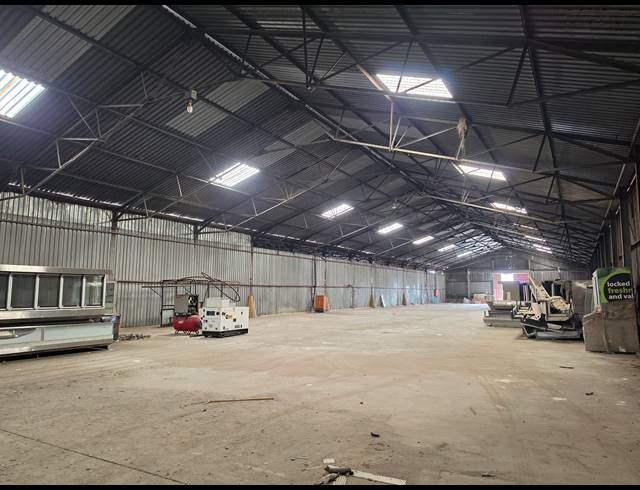 1,500M² WAREHOUSE TO LET IN GERMISTON SOUTH